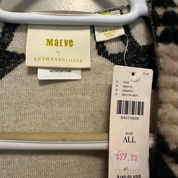 Beautiful Brand New Cape - Picture 2 of 4